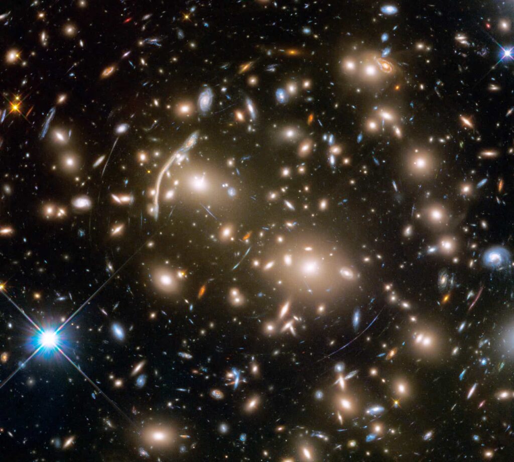 Evrenin Teleskoplarla Çekilmiş Harika 5 Fotoğrafı! - Abell 370